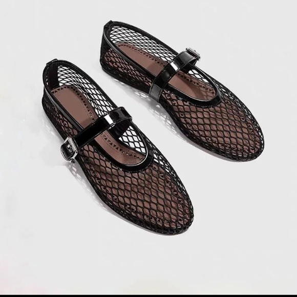 🎉Mesh ballet flats are a celebrity favorite this spring embrace the trend. - Picture 3 of 16